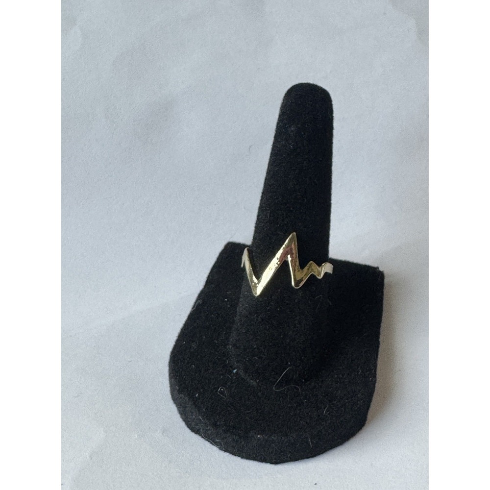 Gold Tone Zigzag Lightning Heartbeat Ring Size 6 Fashion Stackable Band